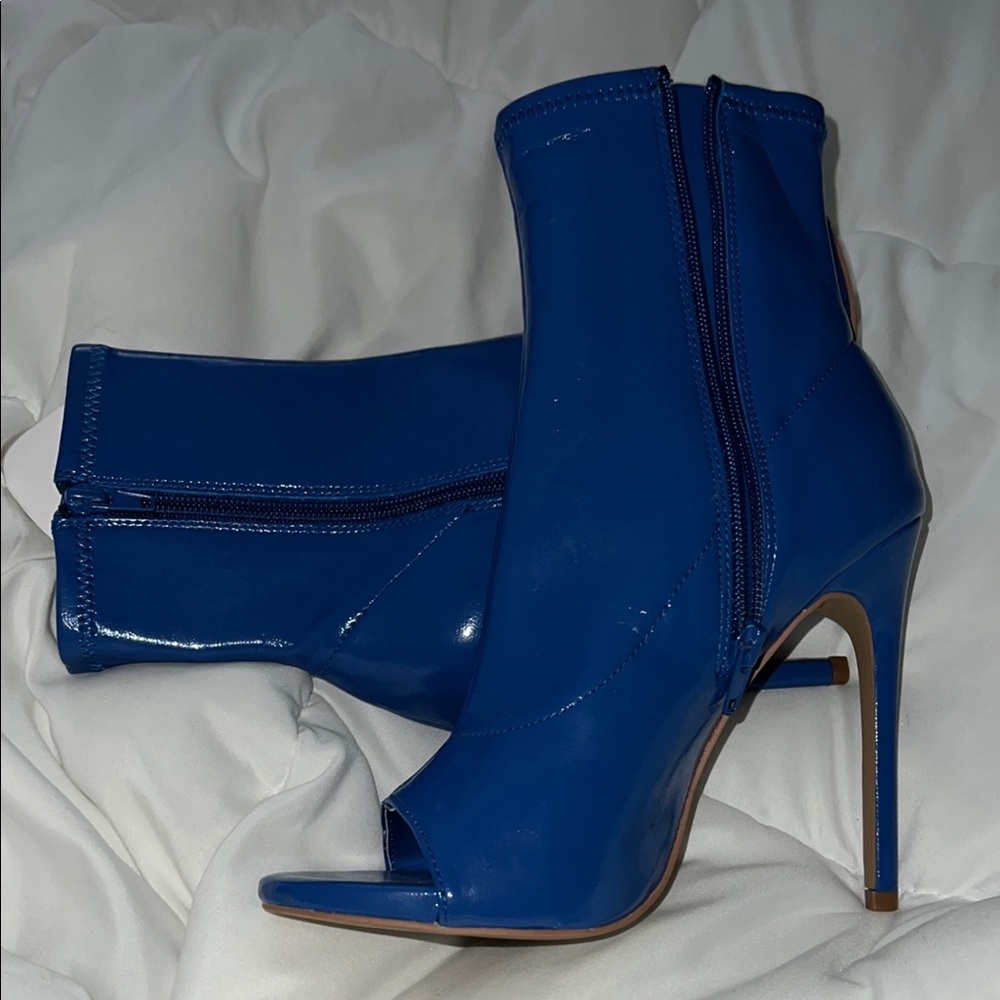 Elegant Blue Women's Heeled Boots